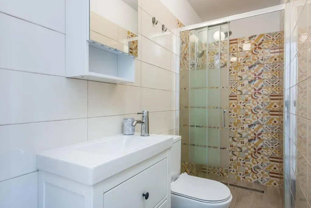 Image 2 of Modern, cozy and peaceful oceanfront oasis