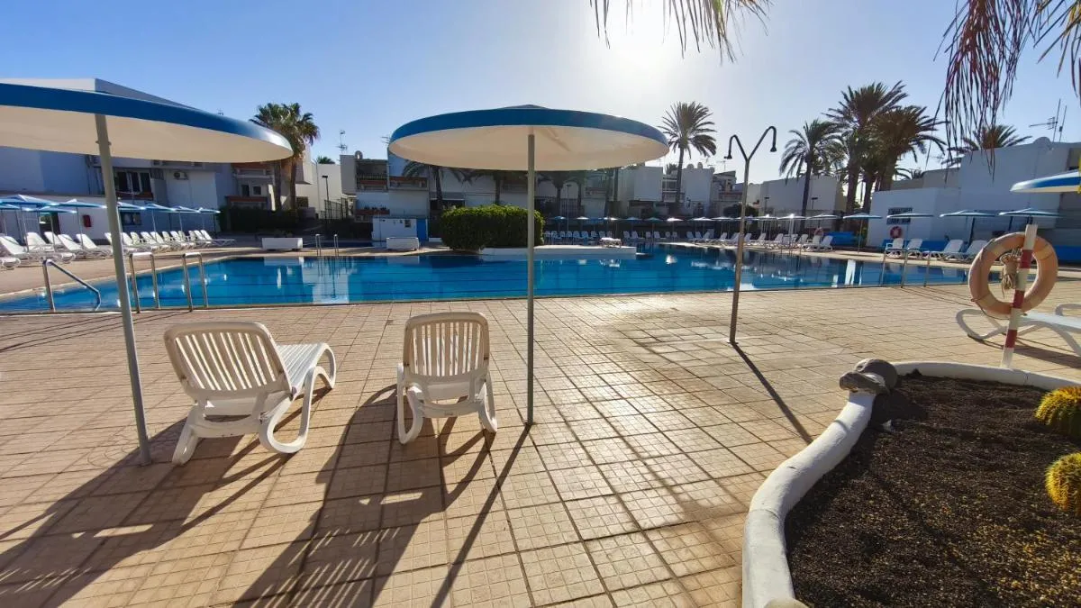 Image 1 of Moderno estudio en Costa del silencio con terraza y piscina