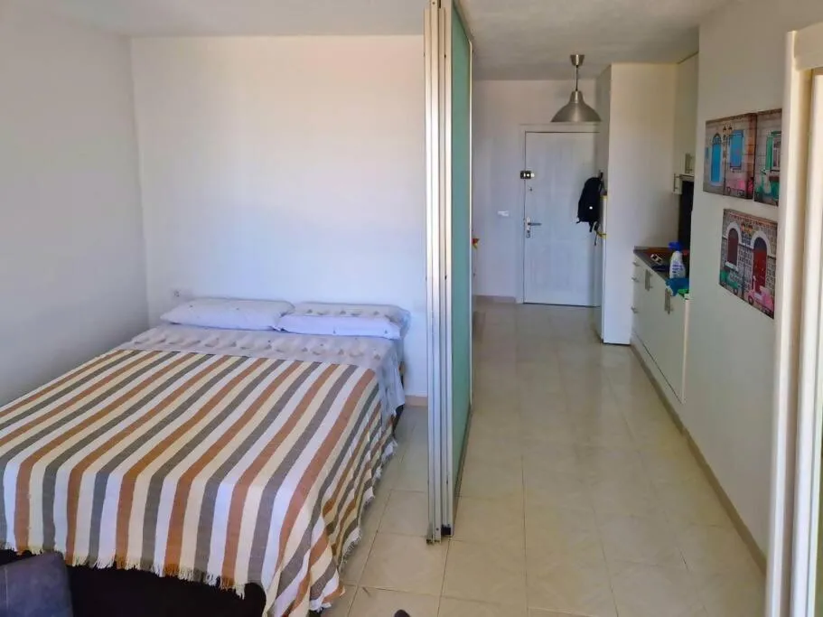 Image 1 of Monolocale vista spettacolare sulloceano OV401