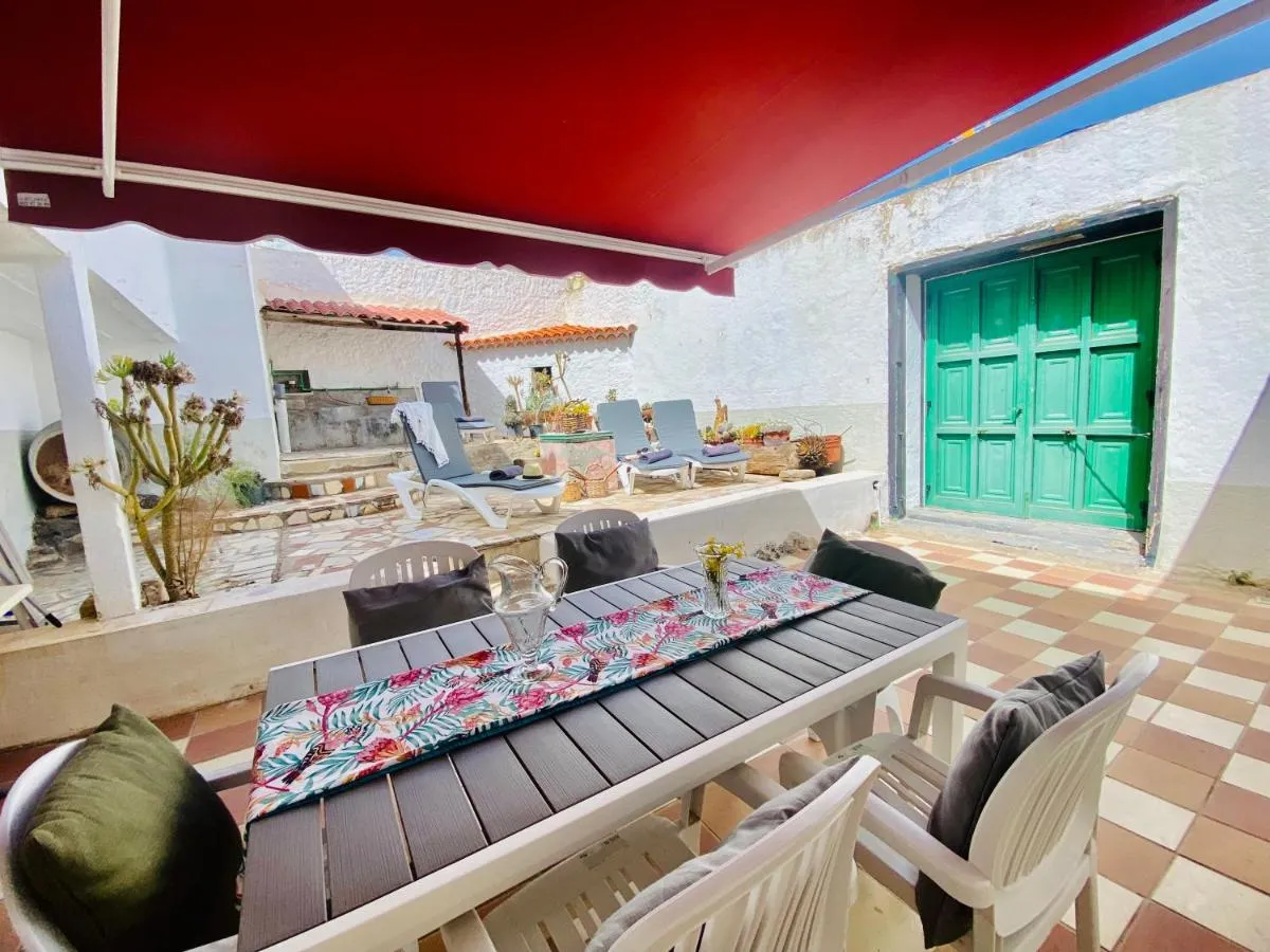 Image 1 of NEW TYPICAL CANARY HOME CASA MÁ, Arona Tenerife