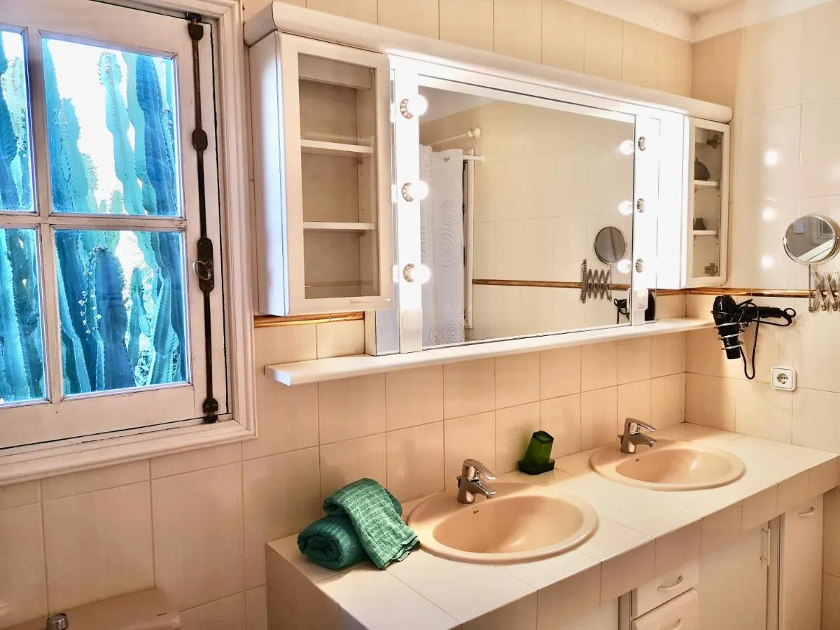 Image 2 of Nanou House