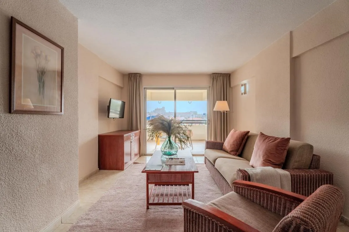 Image 4 of OBSIDIAN Apartamento Santa María