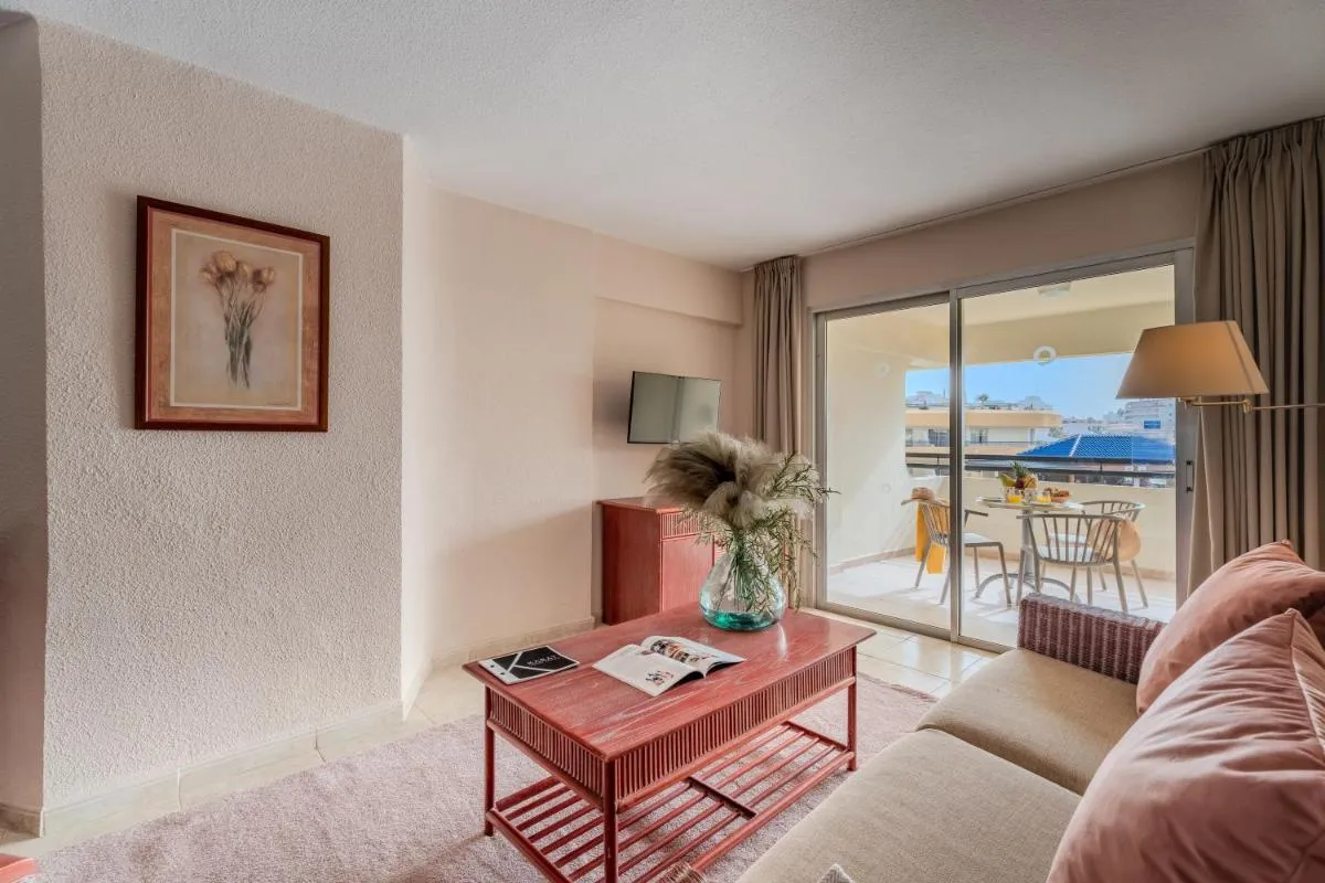 Image 5 of OBSIDIAN Apartamento Santa María