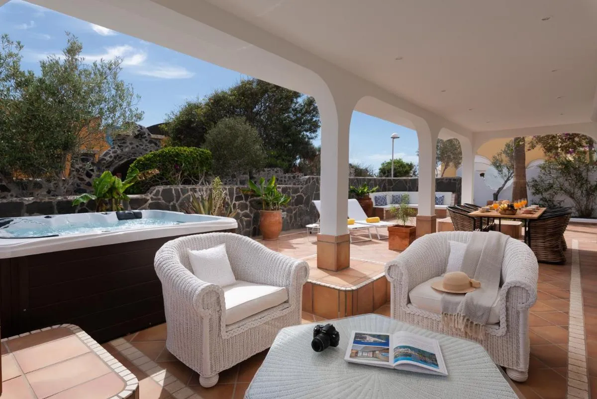 Image 3 of OBSIDIAN Villa Estrella del Mar