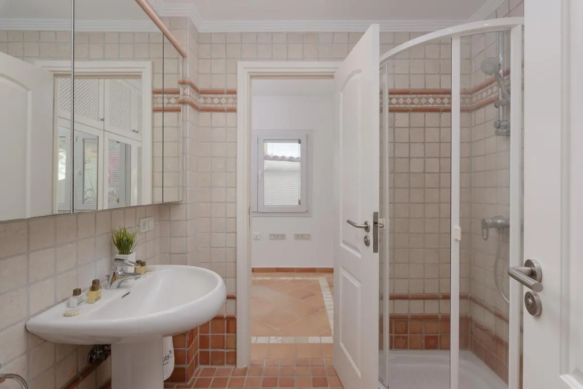 Image 2 of OBSIDIAN Villa Estrella del Mar