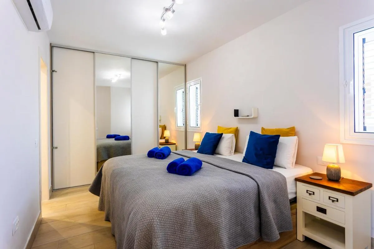 Image 5 of OCEAN PANORAMA – 3 AC bedrooms, private garage, new pool, 2 bathrooms, tv channels