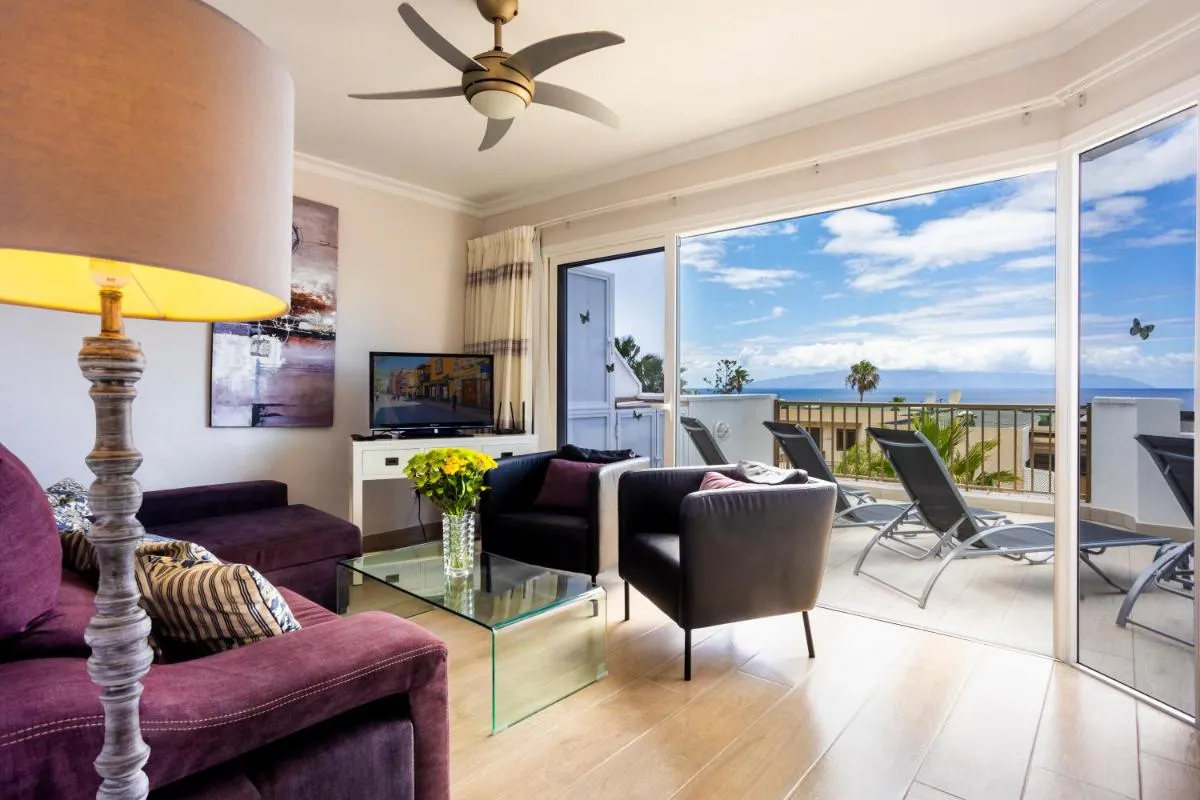 Image 4 of OCEAN PANORAMA – 3 AC bedrooms, private garage, new pool, 2 bathrooms, tv channels