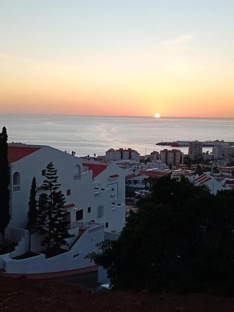 Image 3 of Ocean Dreams Suite Los Cristianos Hill heated pool