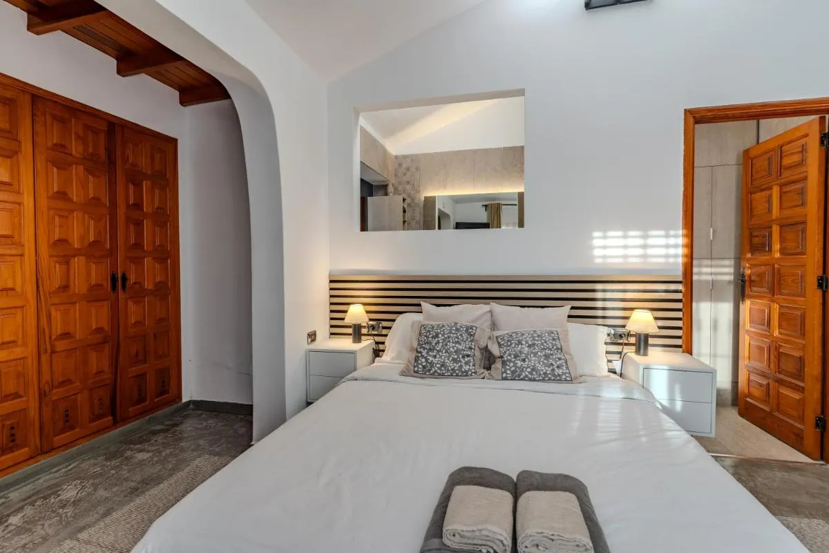 Image 1 of Oceanfront villa – Amarilla Breeze