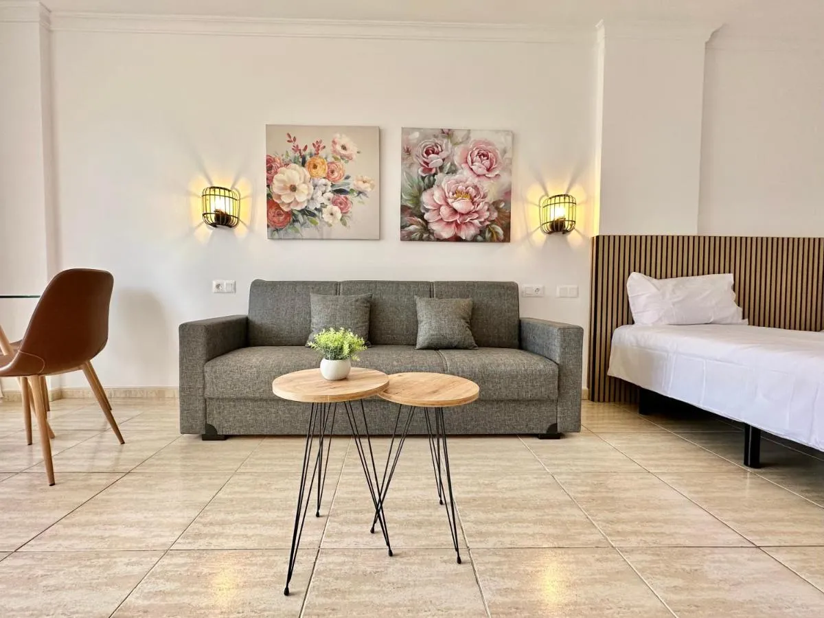 Image 5 of Palm Avenue – Adults Only –