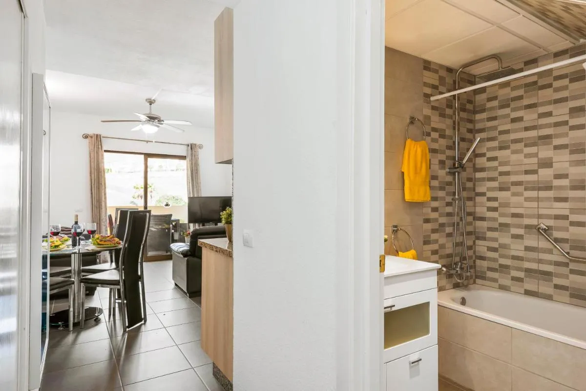 Image 2 of Panoramic 2 Bed Penthouse