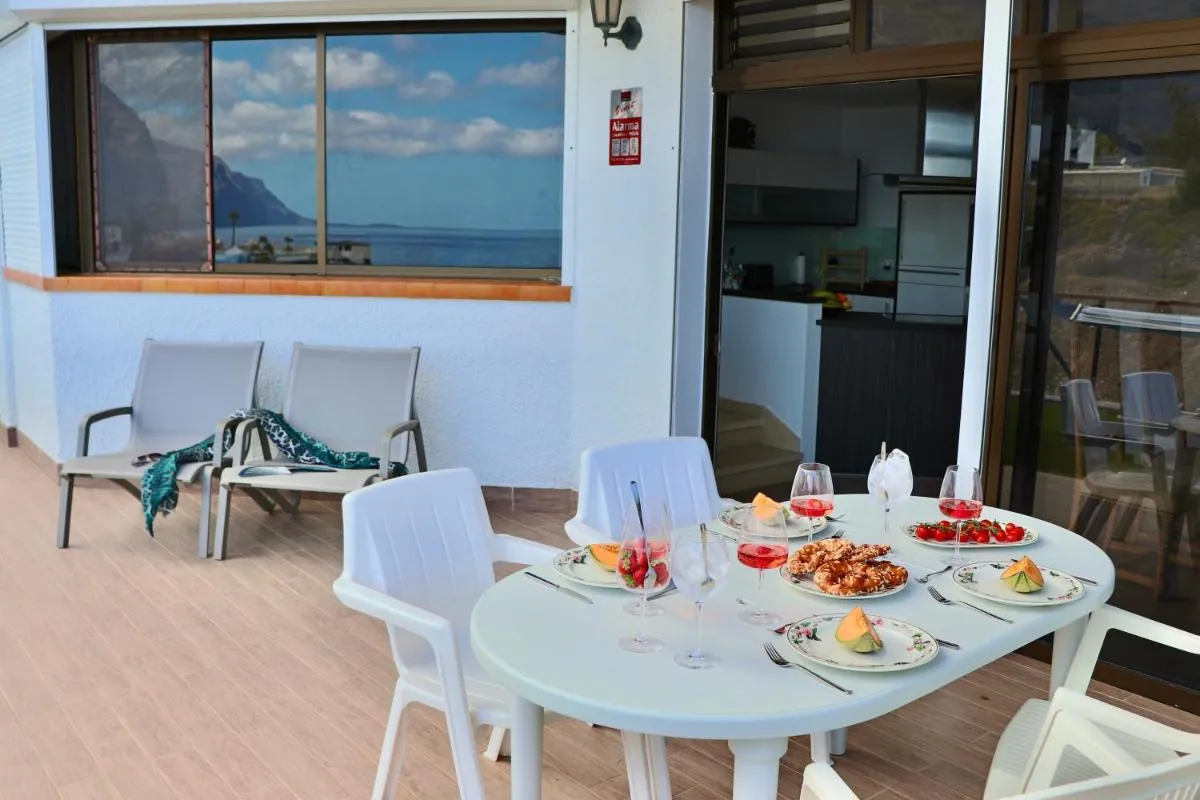 Image 3 of Panoramic Seaview Escape