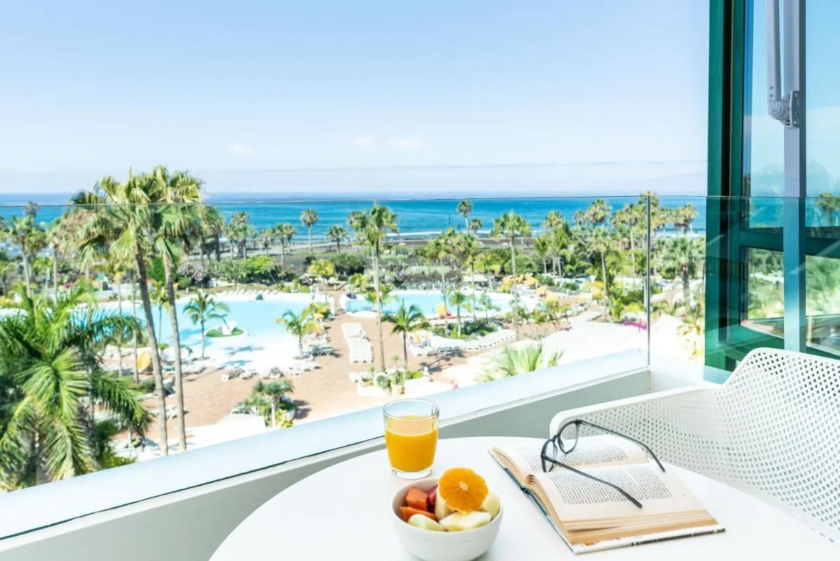 Image 1 of Parque Santiago IV Official