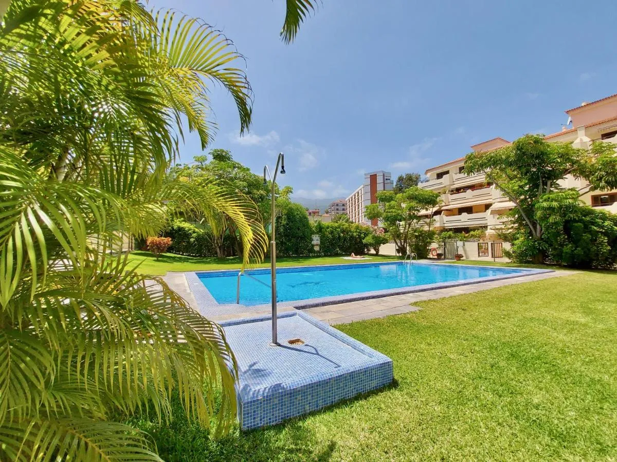 Image 3 of Pool Sunset Apartment