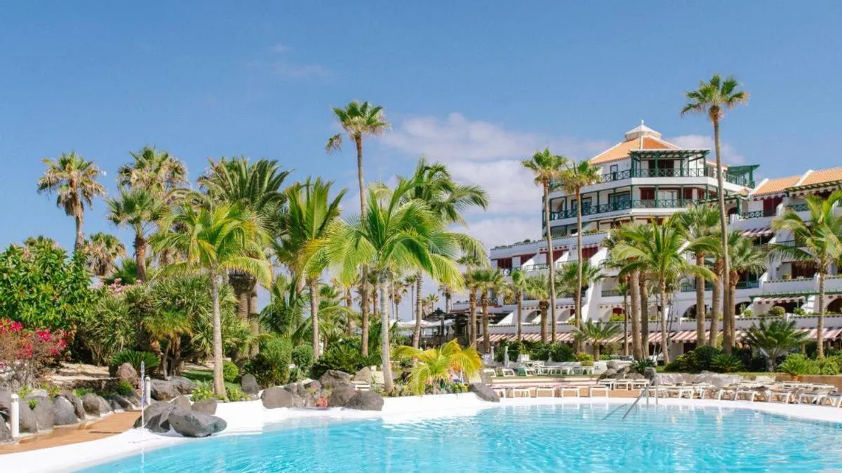 Image 1 of Prime garden-view Studios