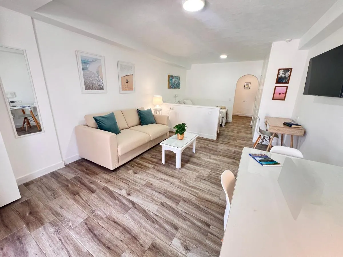 Image 5 of Prime garden-view Studios