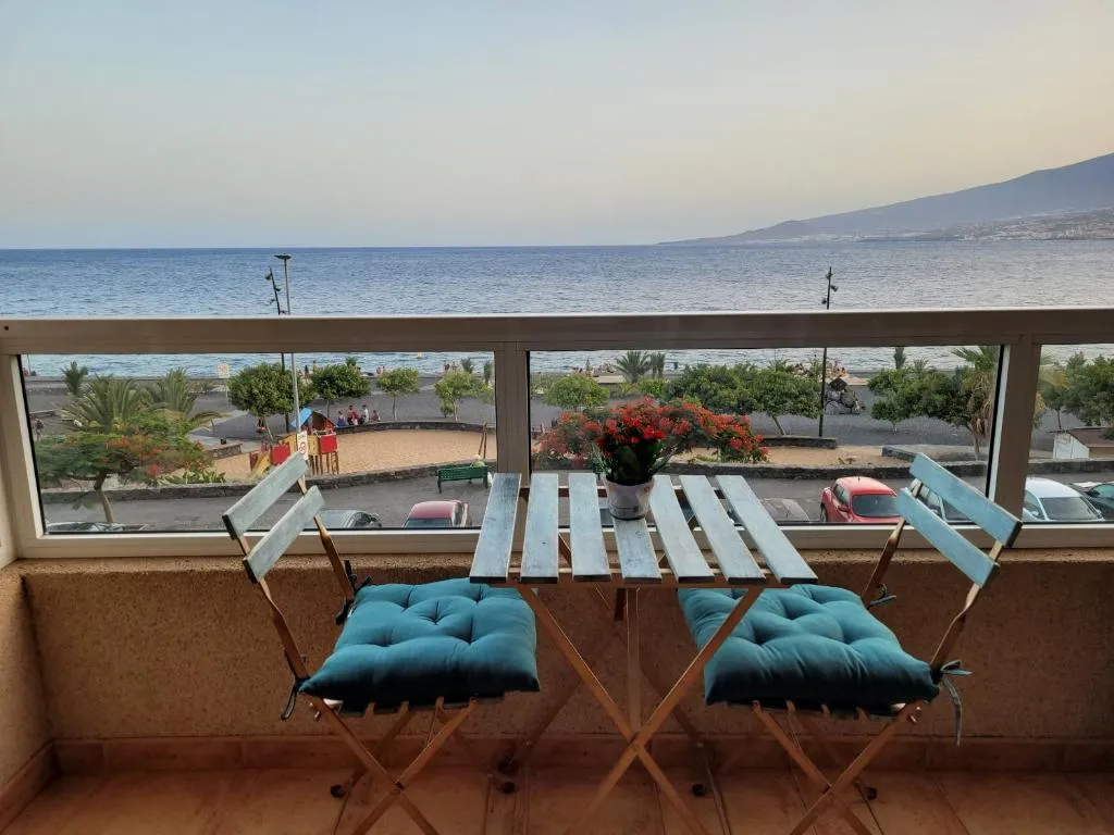 Image of Primera línea de Playa con vistas al Mar y plaza de garaje