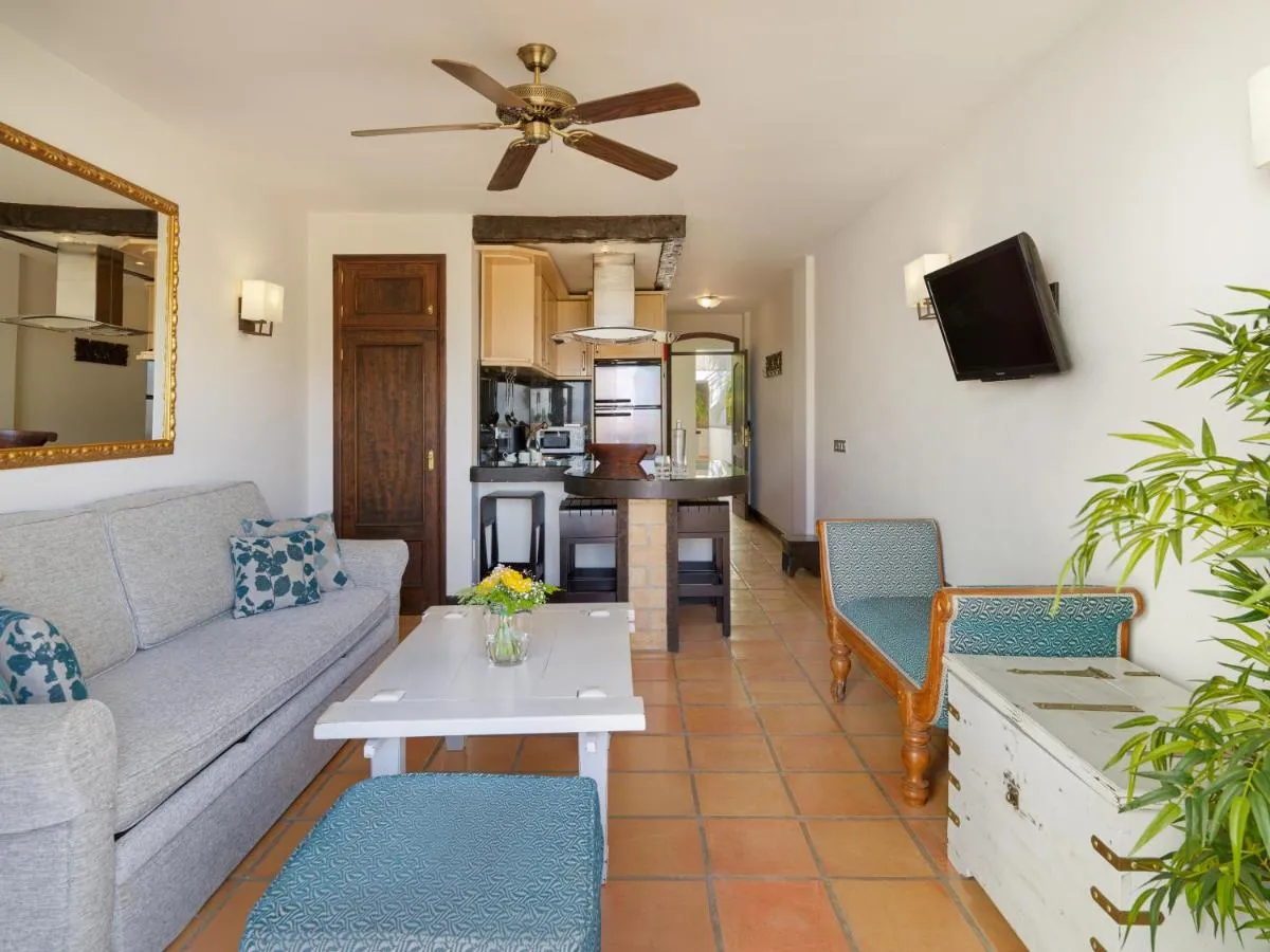 Image 4 of Regency Country Club, Apartments Suites