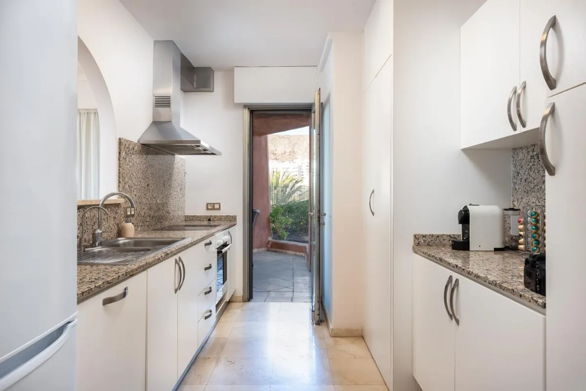 Image 4 of Romen 04 Bahia de Los Menceyes