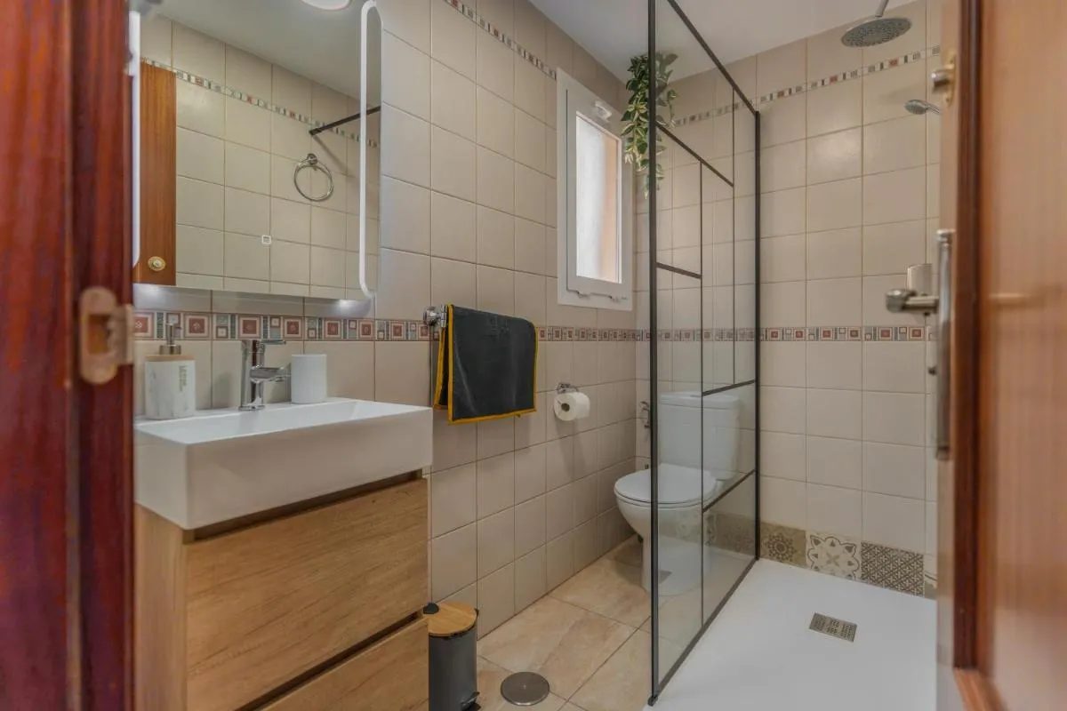 Image 2 of Rooms City