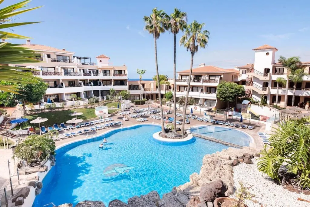 Image 3 of Royal Blue Terracotta Designer Apt Golf del Sur