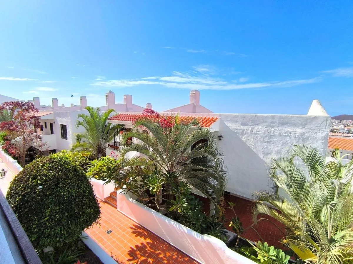 Image 6 of SUNLIT ISLE – heated pool, fibre net, Los Cristianos
