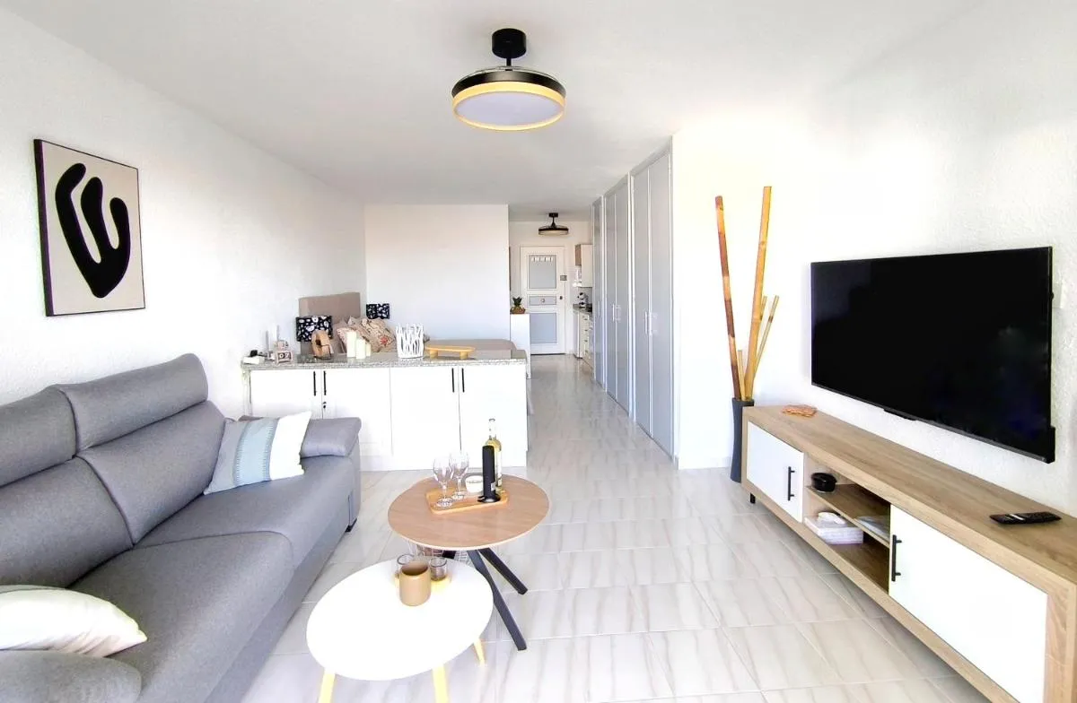 Image 3 of SUNLIT ISLE – heated pool, fibre net, Los Cristianos