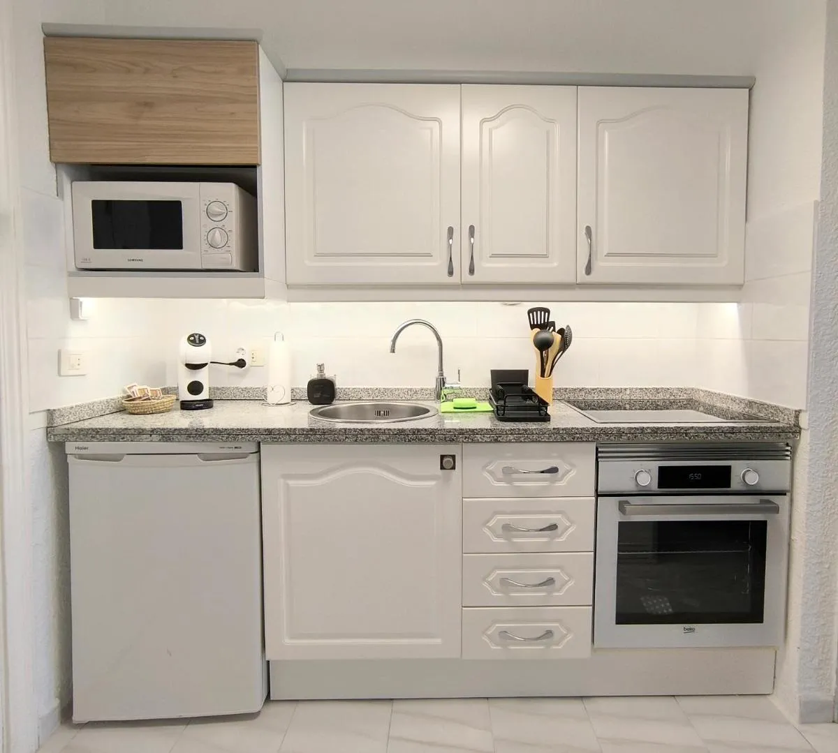 Image 1 of SUNLIT ISLE – heated pool, fibre net, Los Cristianos