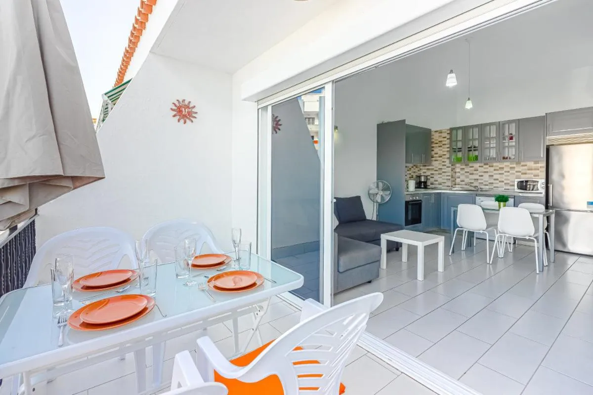 Image 4 of Sea view Los Cristianos Pool Modern Apartment