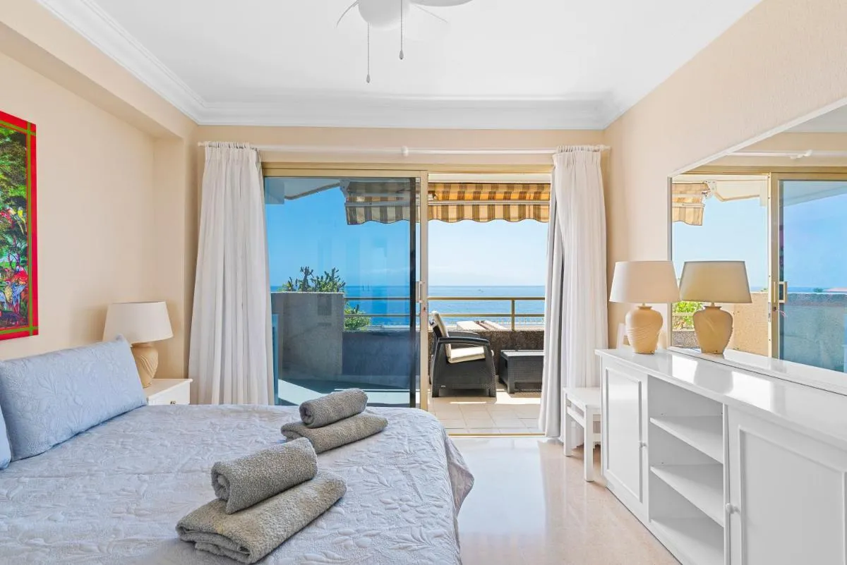 Image 6 of Spacious apart with large terrace,5 min beach