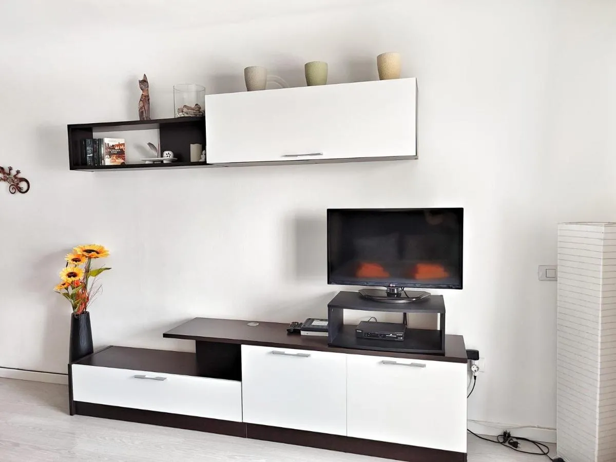 Image 5 of Studio In Well Kept, Central Complex K008