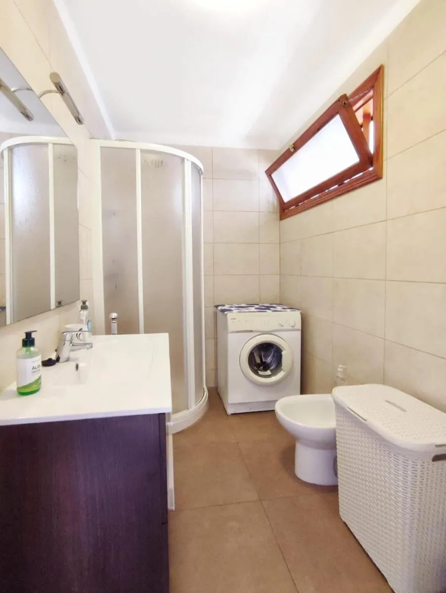 Image 3 of Studio In Well Kept, Central Complex K008