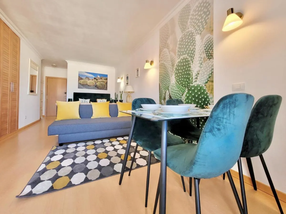 Image 3 of Studio Palmera