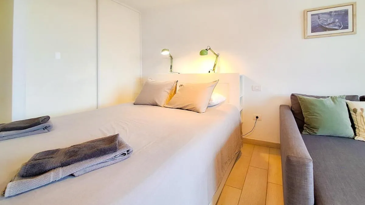 Image 6 of Studio with balcony and sea view