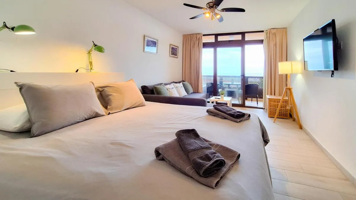 Image 1 of Studio with balcony and sea view