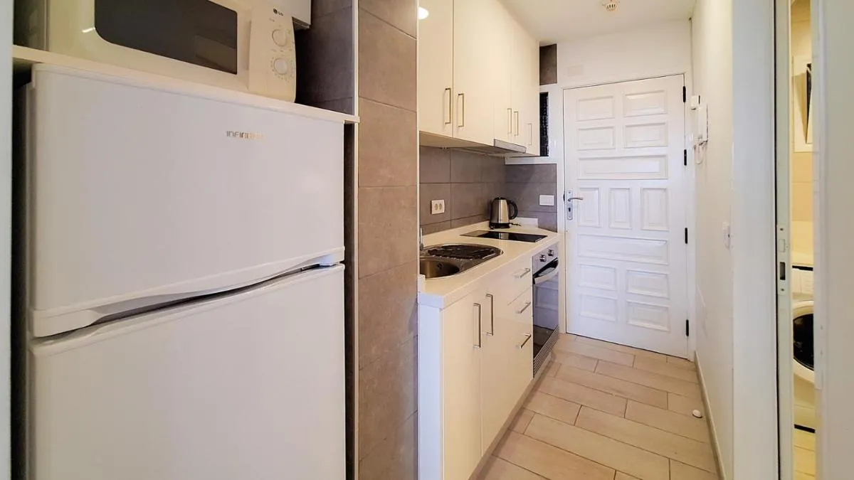 Image 3 of Studio with balcony and sea view