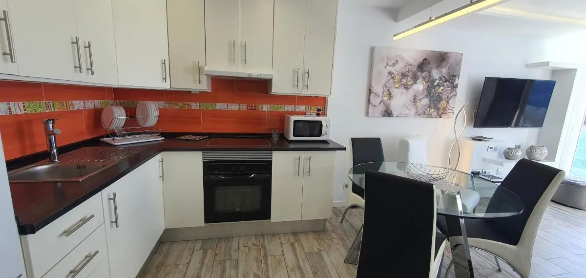 Image 1 of Stunning Sea View FREE WIFI