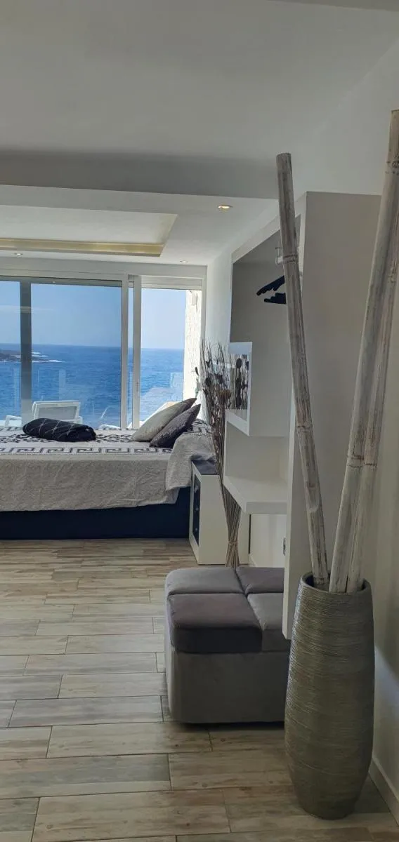 Image 3 of Stunning Sea View FREE WIFI