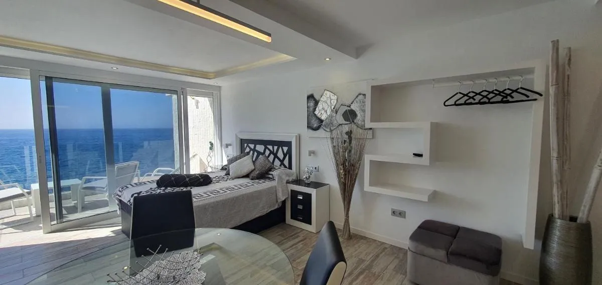 Image 2 of Stunning Sea View FREE WIFI