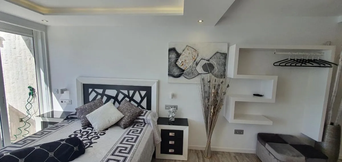 Image 6 of Stunning Sea View FREE WIFI