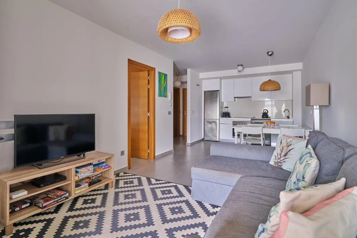 Image 5 of Sunny Tejita