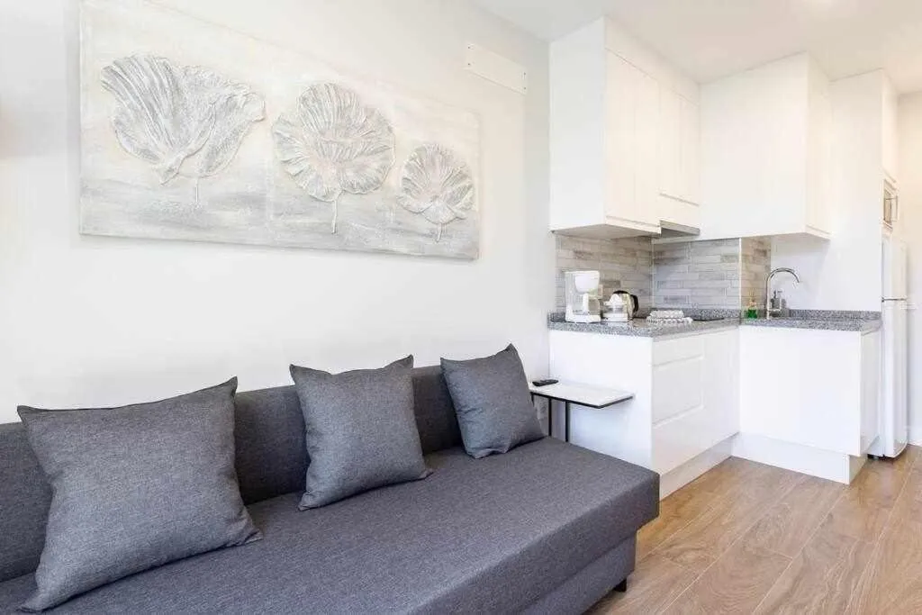 Image 4 of Sunnyland Lago Martianez 3