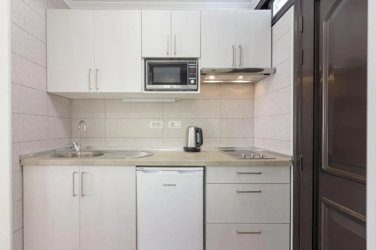 Image 2 of TENERIFE Olympia Apart Hotel-Playa de las Americas. Balcony, sea view & pool