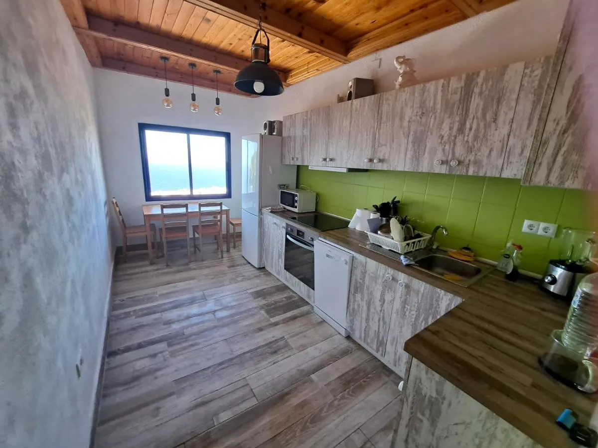 Image 3 of Tenerife apartment 100m2 CASA DE DON QUIJOTE with a terrace of 100m2 with a view of the ocean and Teide volcano and a garden of 600m2