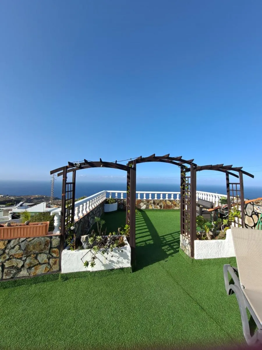 Image 5 of Tenerife apartment 100m2 CASA DE DON QUIJOTE with a terrace of 100m2 with a view of the ocean and Teide volcano and a garden of 600m2