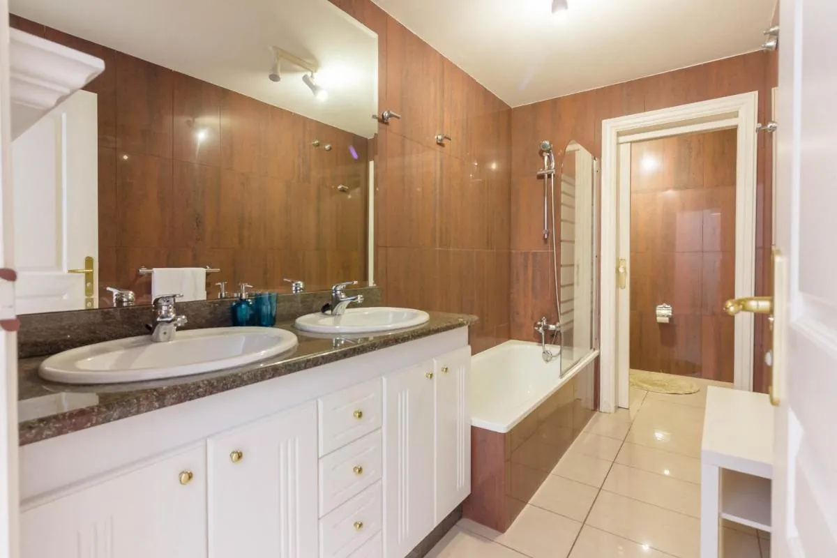 Image 2 of Terrazas del Duque II 2A003