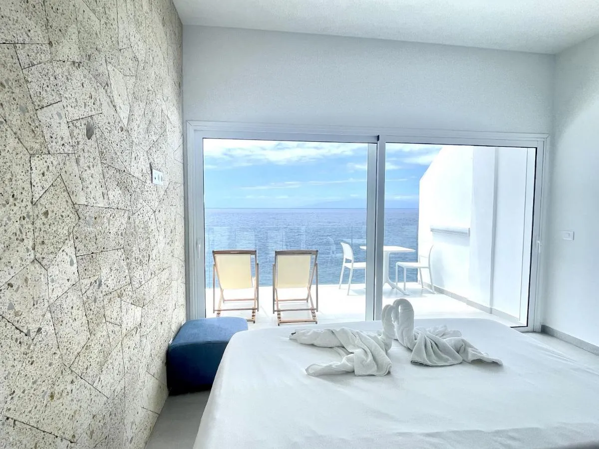 Image 2 of The unique on the sea