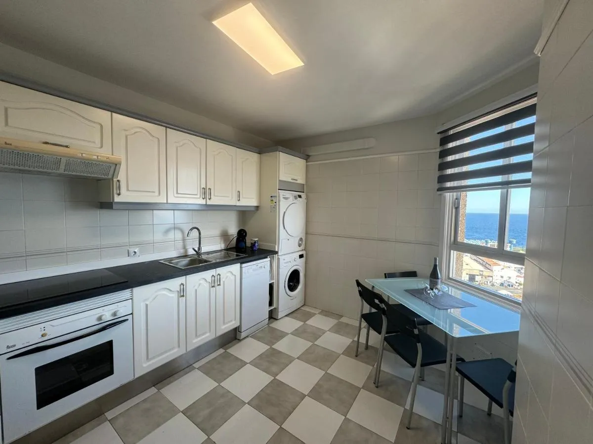 Image 3 of Un lujoso duplex en Radazul en primera linea de playa y con parking propio