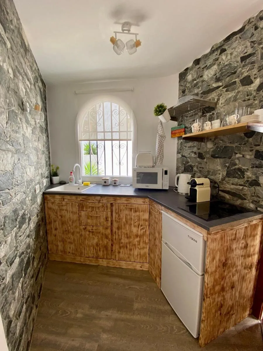 Image 5 of Veronicas