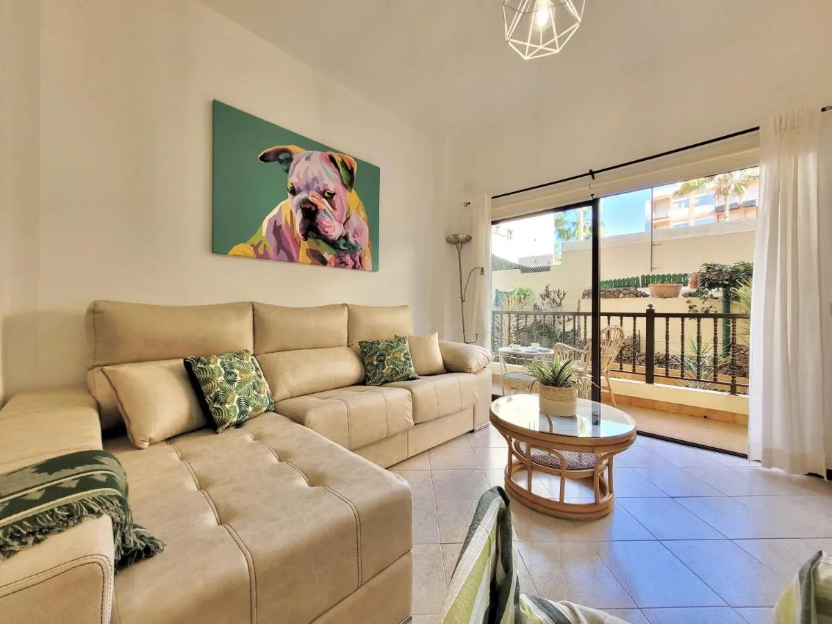 Image 2 of Victoria apartment